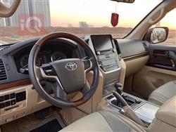 تۆیۆتا لاند کروزەر